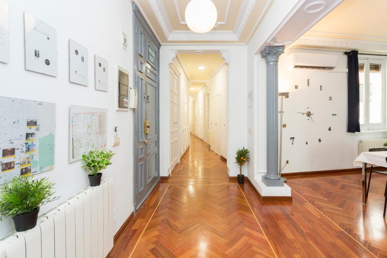 Apartament Vip Letras, By Monaro